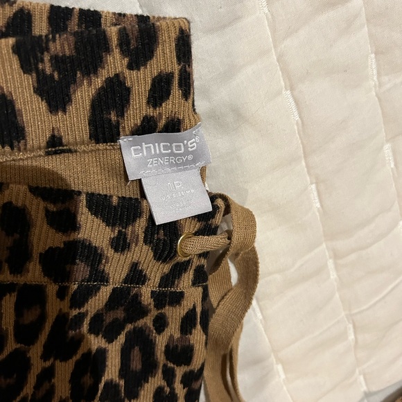 Chicos Zenergy Jogger Lounge Sweat pants Leopard Cotton Size 1 M Medium 8 / 10 - Picture 6 of 9